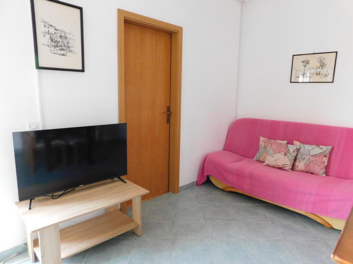 Apartmani Salus Pag Town Bagian luar foto