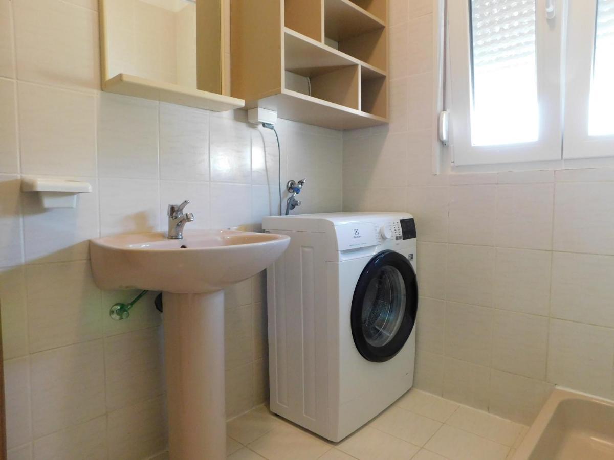 Apartmani Salus Pag Town Bagian luar foto