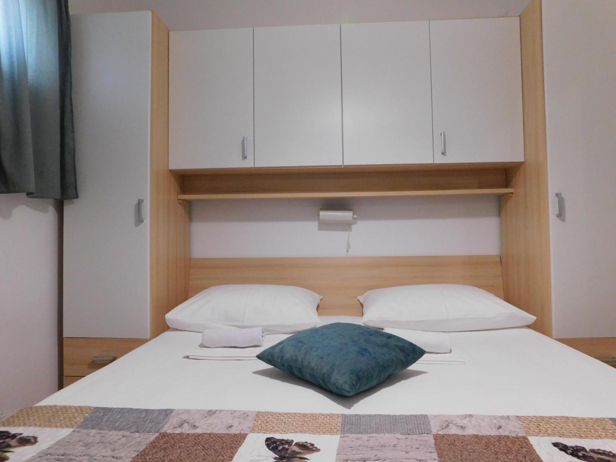 Apartmani Salus Pag Town Bagian luar foto