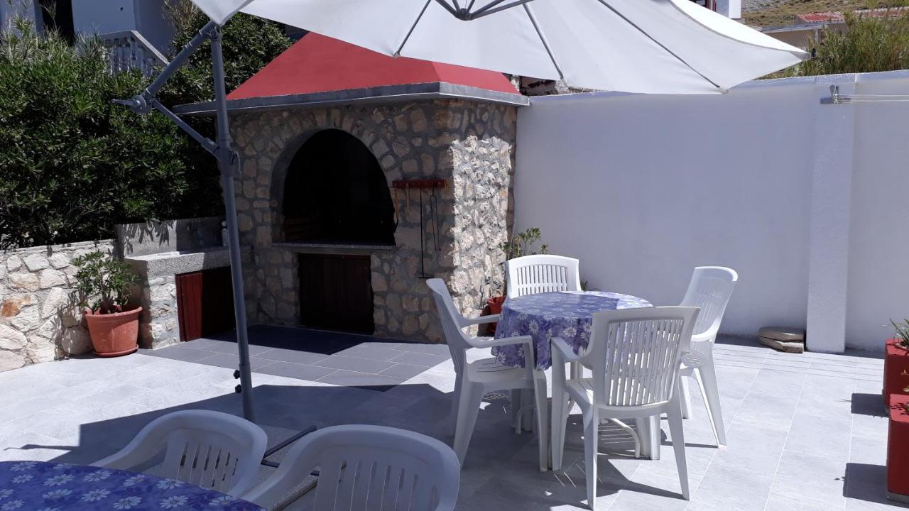 Apartmani Salus Pag Town Bagian luar foto